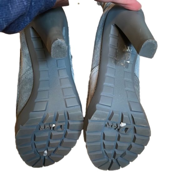 Boots - Picture 3 of 4